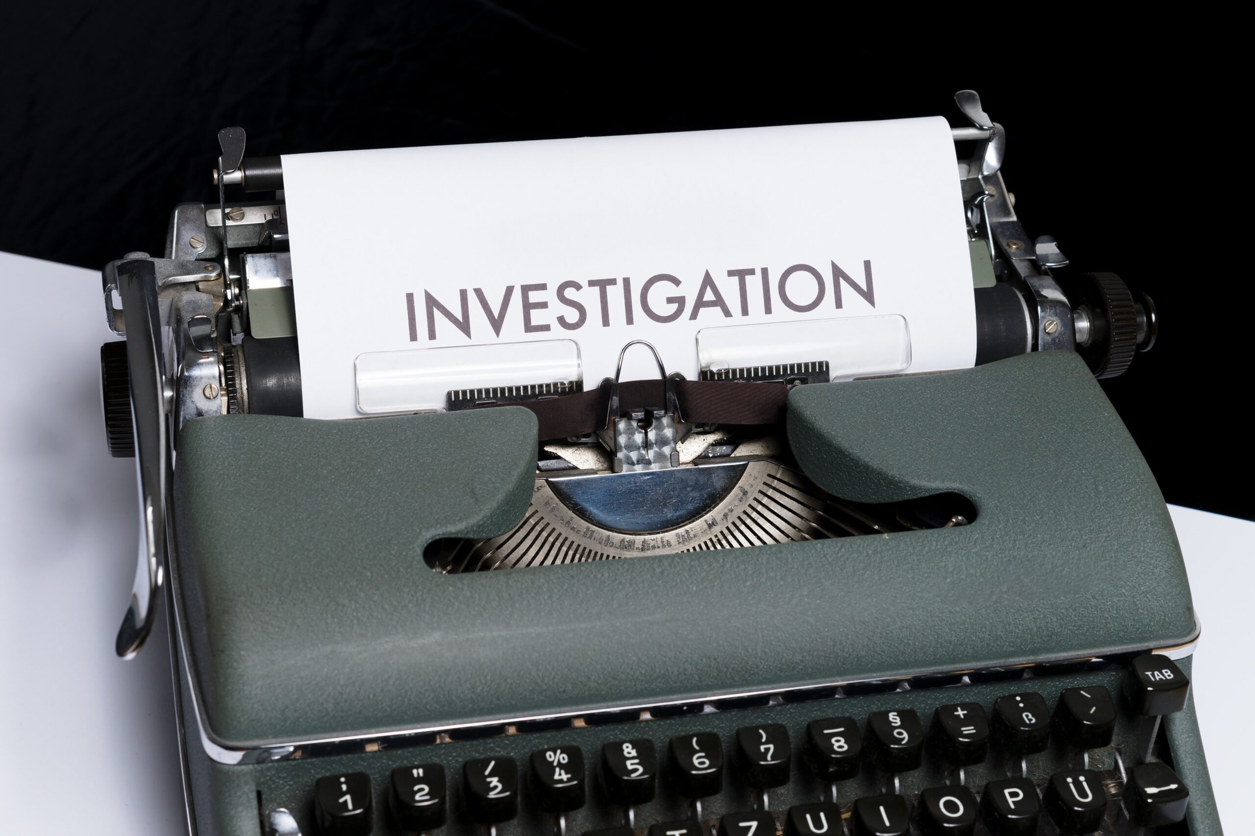 Brown Investigative Services - Picture of Typewriter - Insurance & Workers Compensation Investigations